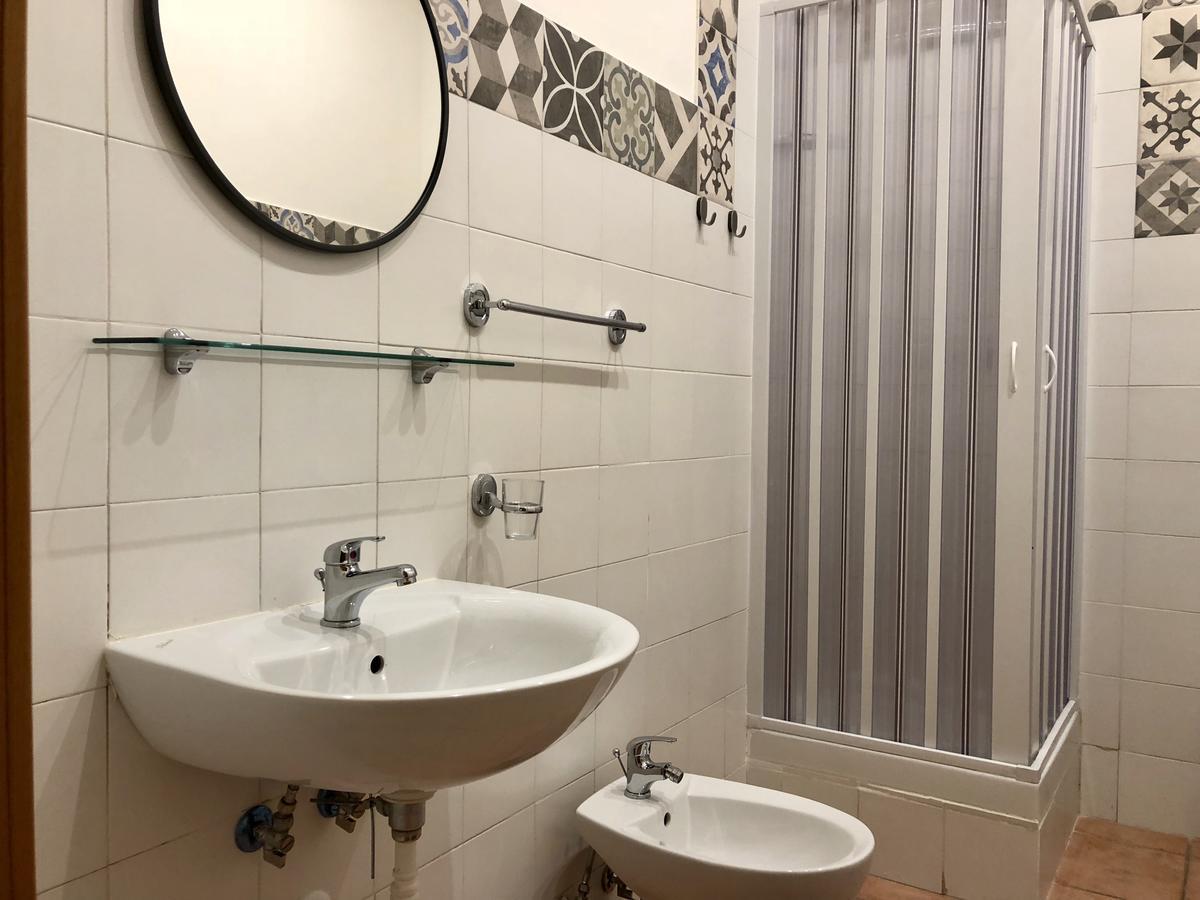 A Due Passi Dal Ponte Hotel Taranto Eksteriør billede