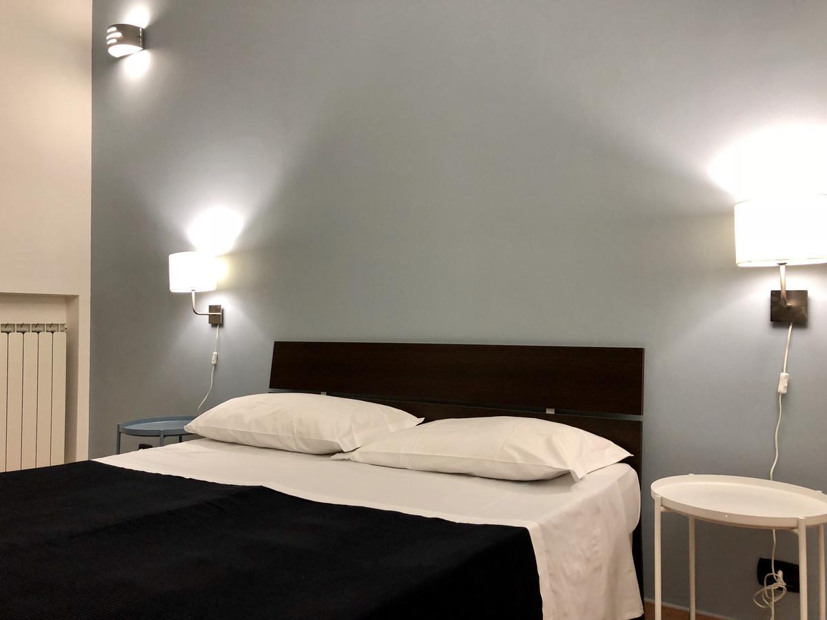 A Due Passi Dal Ponte Hotel Taranto Eksteriør billede