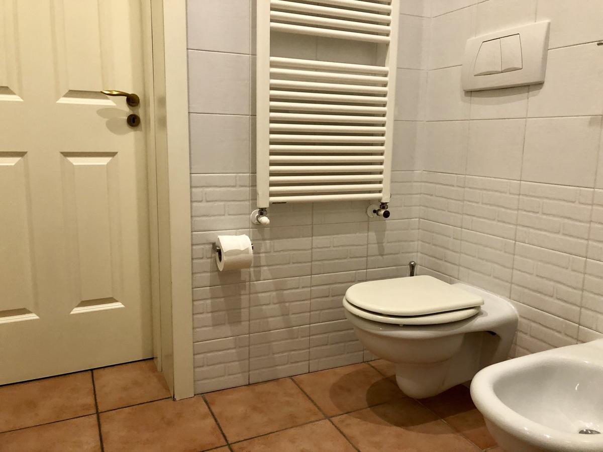 A Due Passi Dal Ponte Hotel Taranto Eksteriør billede