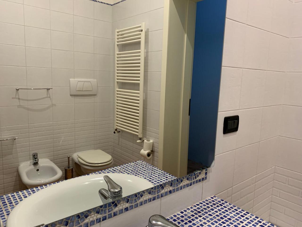 A Due Passi Dal Ponte Hotel Taranto Eksteriør billede