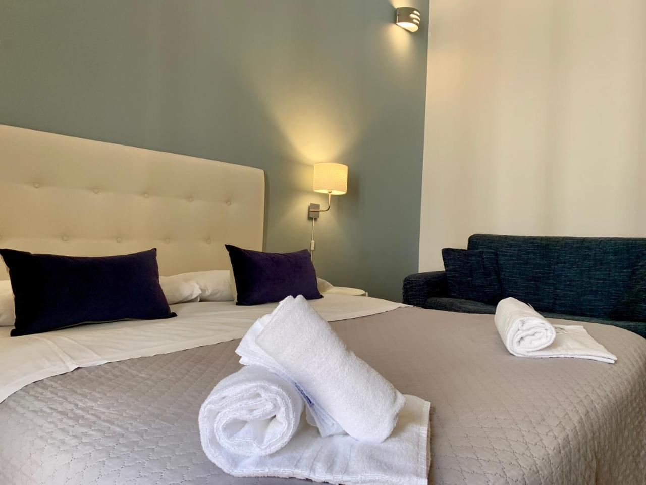 A Due Passi Dal Ponte Hotel Taranto Eksteriør billede