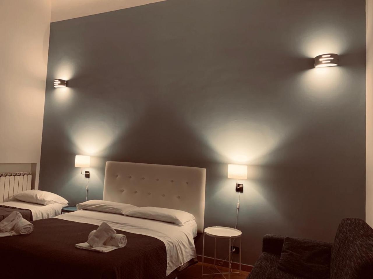 A Due Passi Dal Ponte Hotel Taranto Eksteriør billede